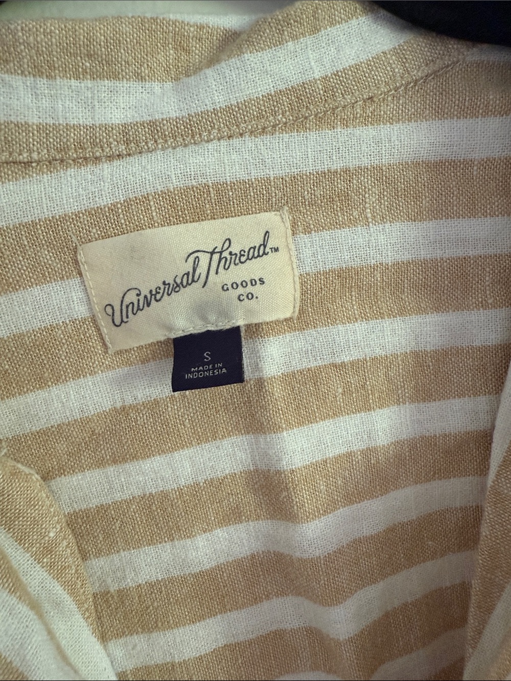 Universal Thread Linen Blend Button Down - Picture 2 of 4